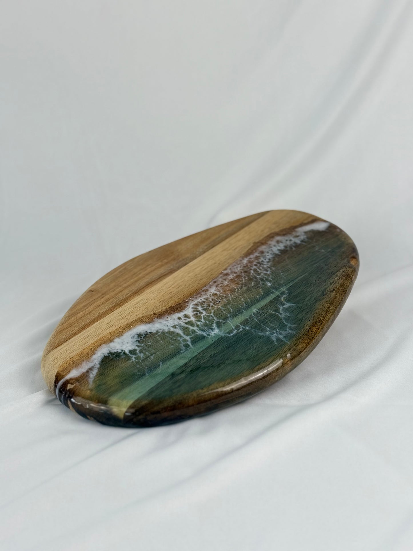 Wave line cutting boards