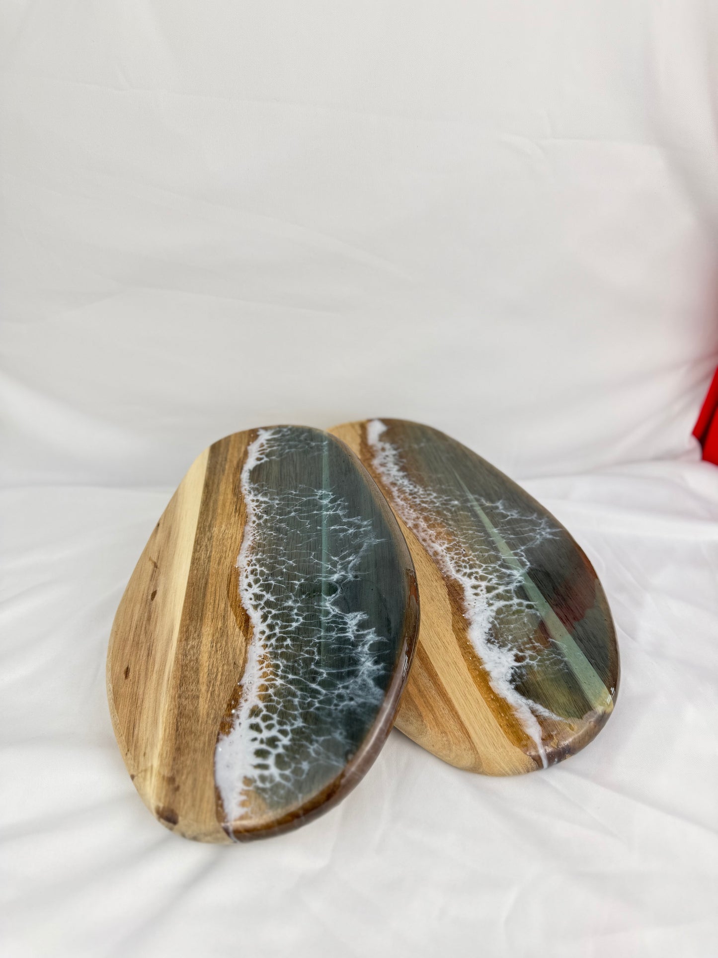 Wave line cutting boards